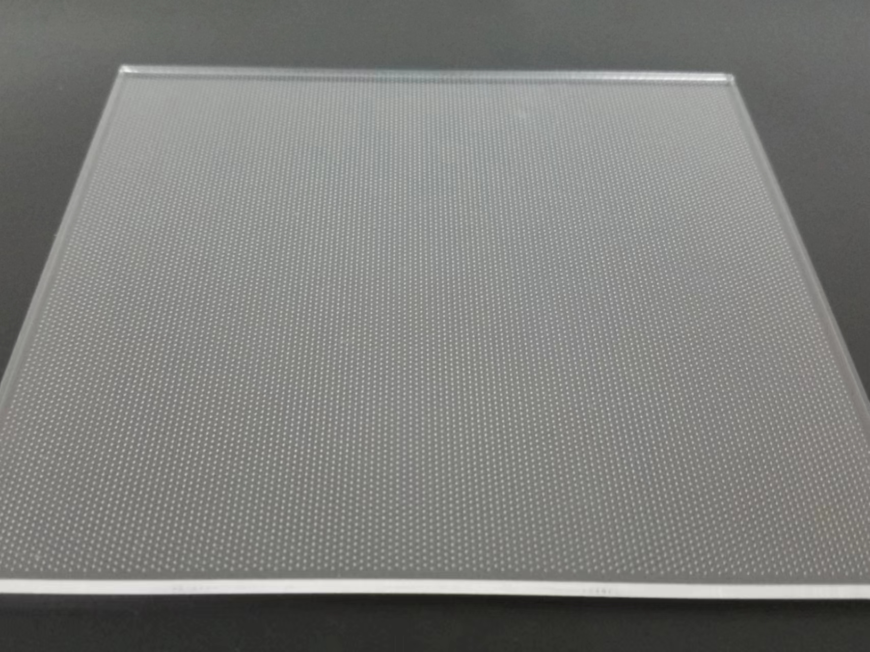 Acrylic vs. Polycarbonate as Light Guide Plates: A Comparative Analysis